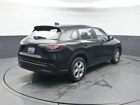 Certified 2023 Honda HR-V LX image 7