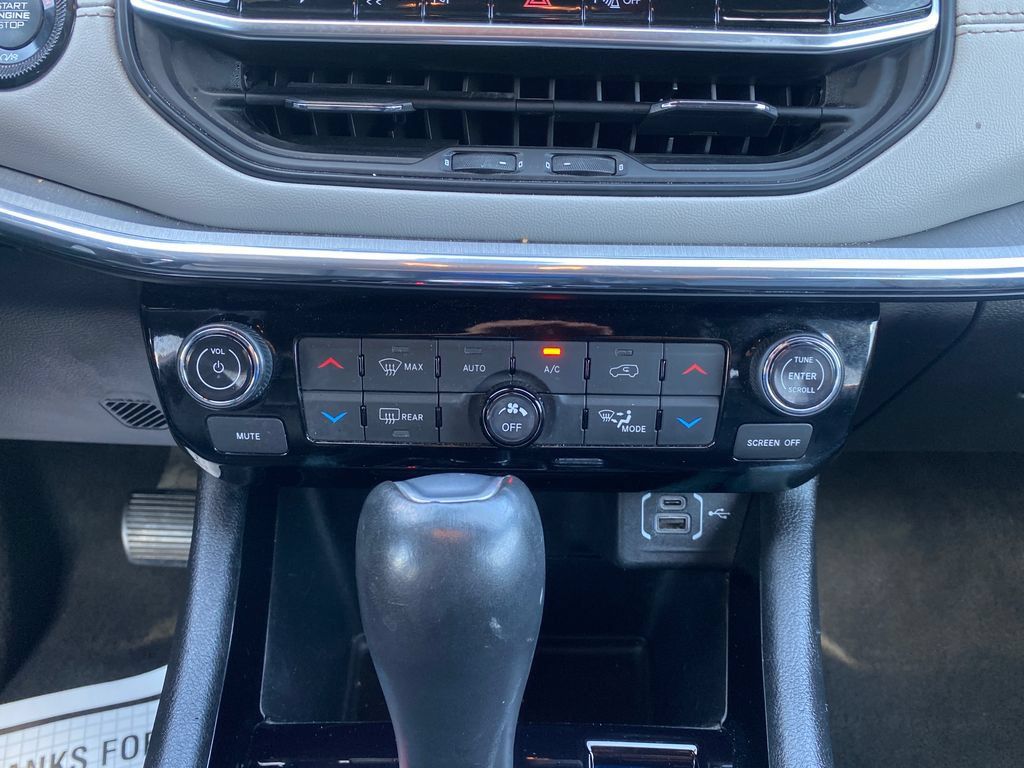 Used 2024 Jeep Compass Limited AWD/4WD image 19