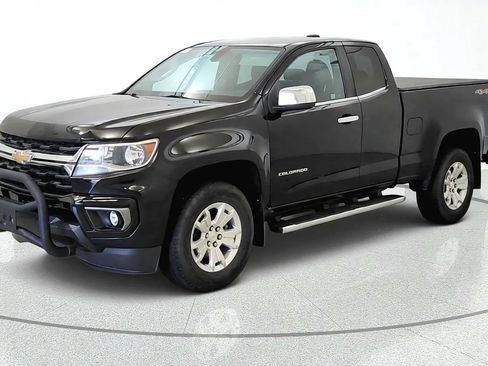 Used 2021 Chevrolet Colorado LT w/ Chrome Appearance Package AWD/4WD image 4