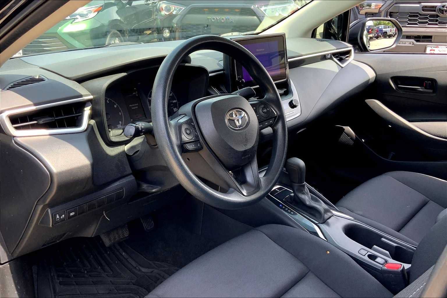 Used 2023 Toyota Corolla LE FWD image 17