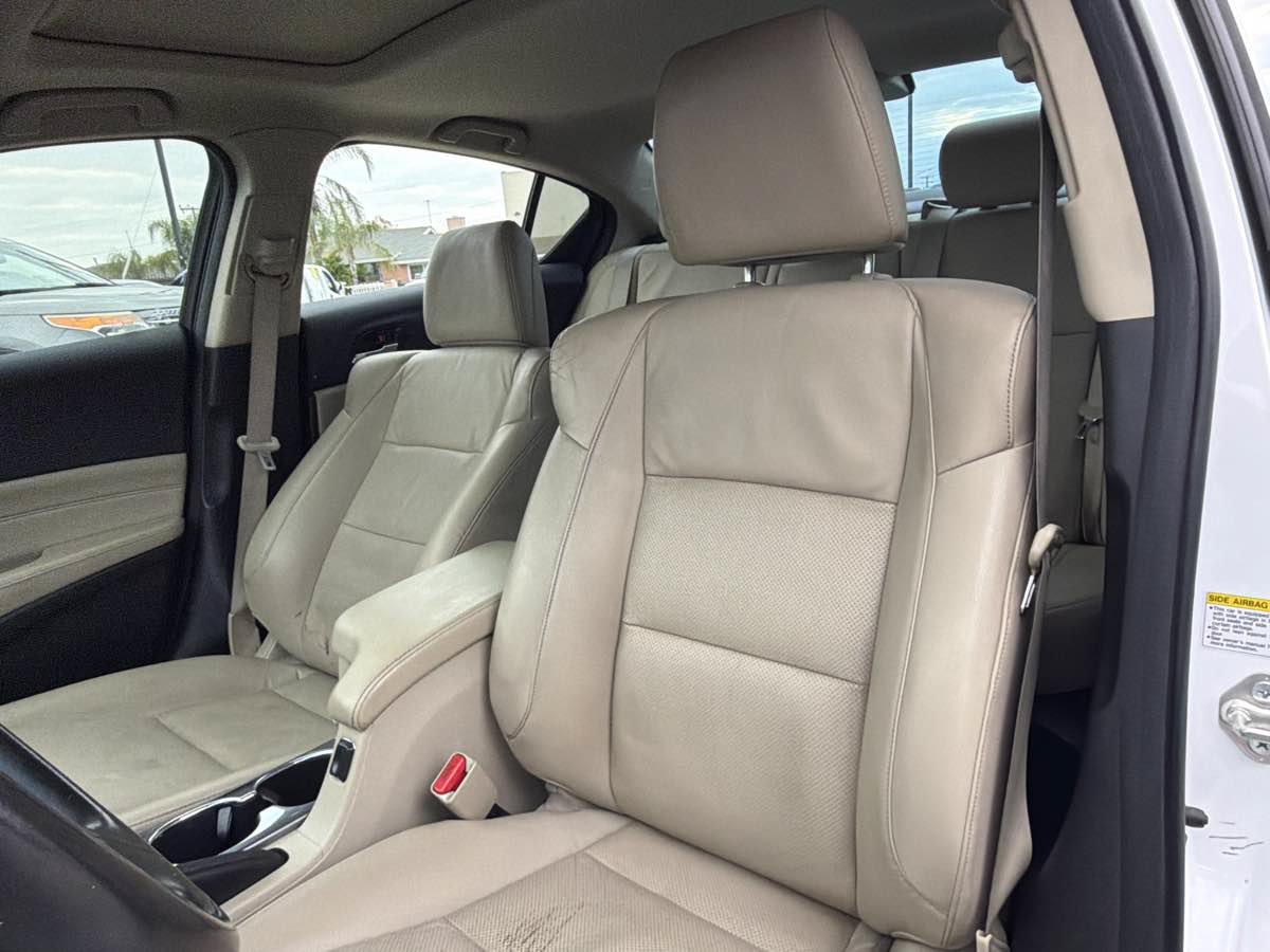 Used 2013 Acura ILX w/ Premium Package FWD image 8