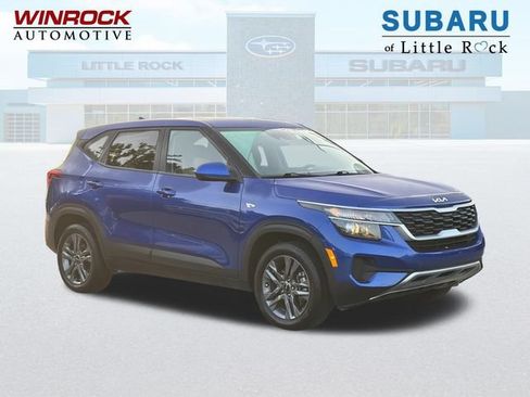 Used 2023 Kia Seltos LX AWD/4WD image 1