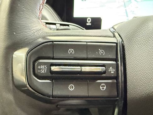 Used 2025 GMC Yukon AT4 Ultimate AWD/4WD image 31