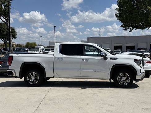 Used 2026 GMC Sierra 1500 SLT AWD/4WD image 3
