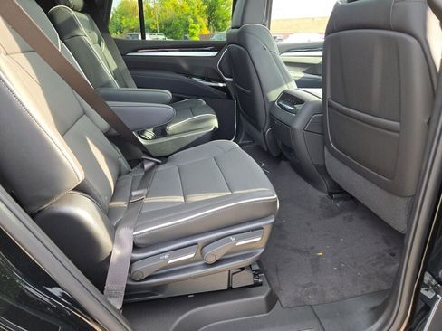 New 2026 Cadillac Escalade Luxury image 11