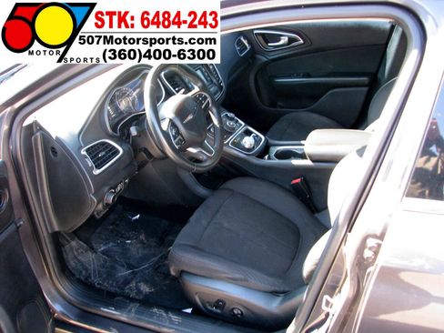 Used 2015 Chrysler 200 Limited w/ Convenience Group image 11