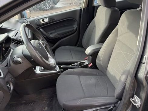 Used 2015 Ford Fiesta SE image 5