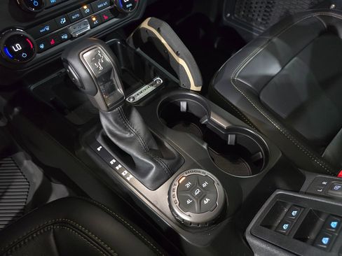 New 2025 Ford Bronco Badlands image 29