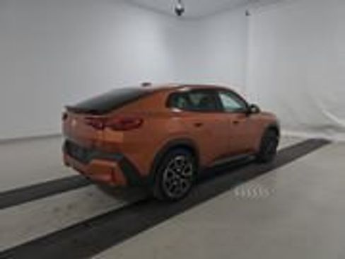 Used 2025 BMW X2 xDrive28i image 2