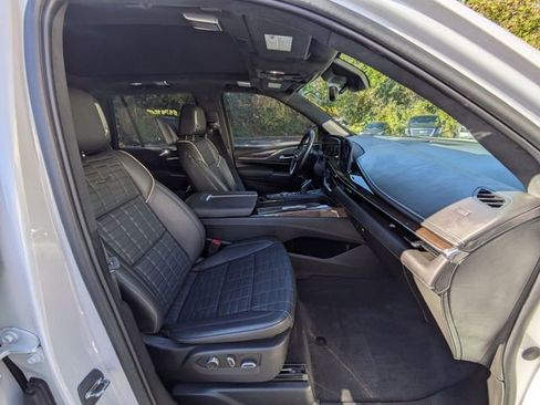 Certified 2023 Cadillac Escalade Premium Luxury Platinum w/ LPO, Radiant Package AWD/4WD image 39