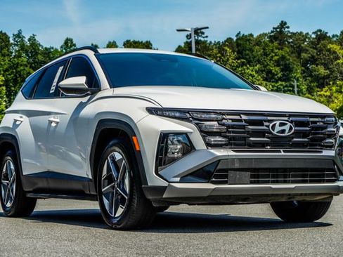 Certified 2025 Hyundai Tucson SEL FWD image 6