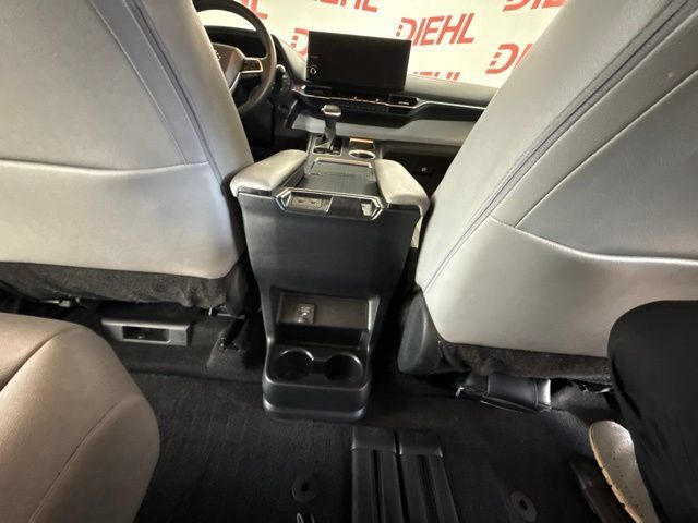 Used 2025 Toyota Sienna XLE w/ XLE Plus Package FWD image 55