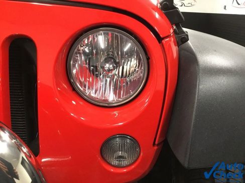 Used 2015 Jeep Wrangler Sport w/ Quick Order Package 23S AWD/4WD image 19