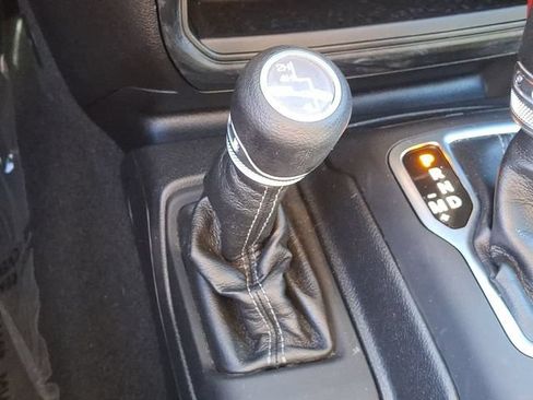 Used 2024 Jeep Gladiator Sport AWD/4WD image 30
