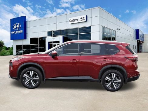 Used 2025 Nissan Rogue SL w/ SL Premium Package FWD image 8
