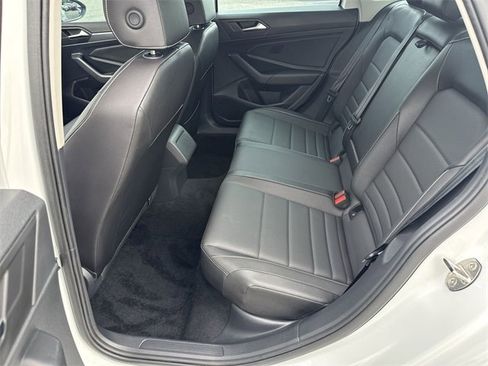 Used 2024 Volkswagen Jetta SE w/ Panoramic Sunroof Package image 13