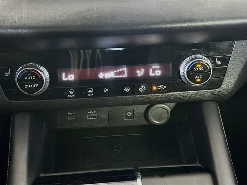 Used 2024 Mitsubishi Outlander SE FWD image 24