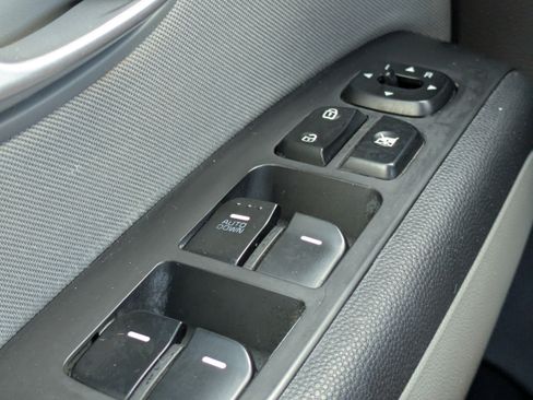 Used 2016 Kia Soul FWD image 19