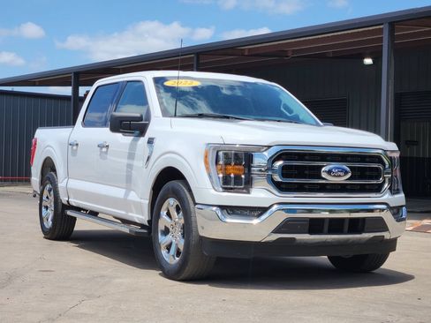 Used 2022 Ford F150 XLT w/ Equipment Group 302A High RWD image 3
