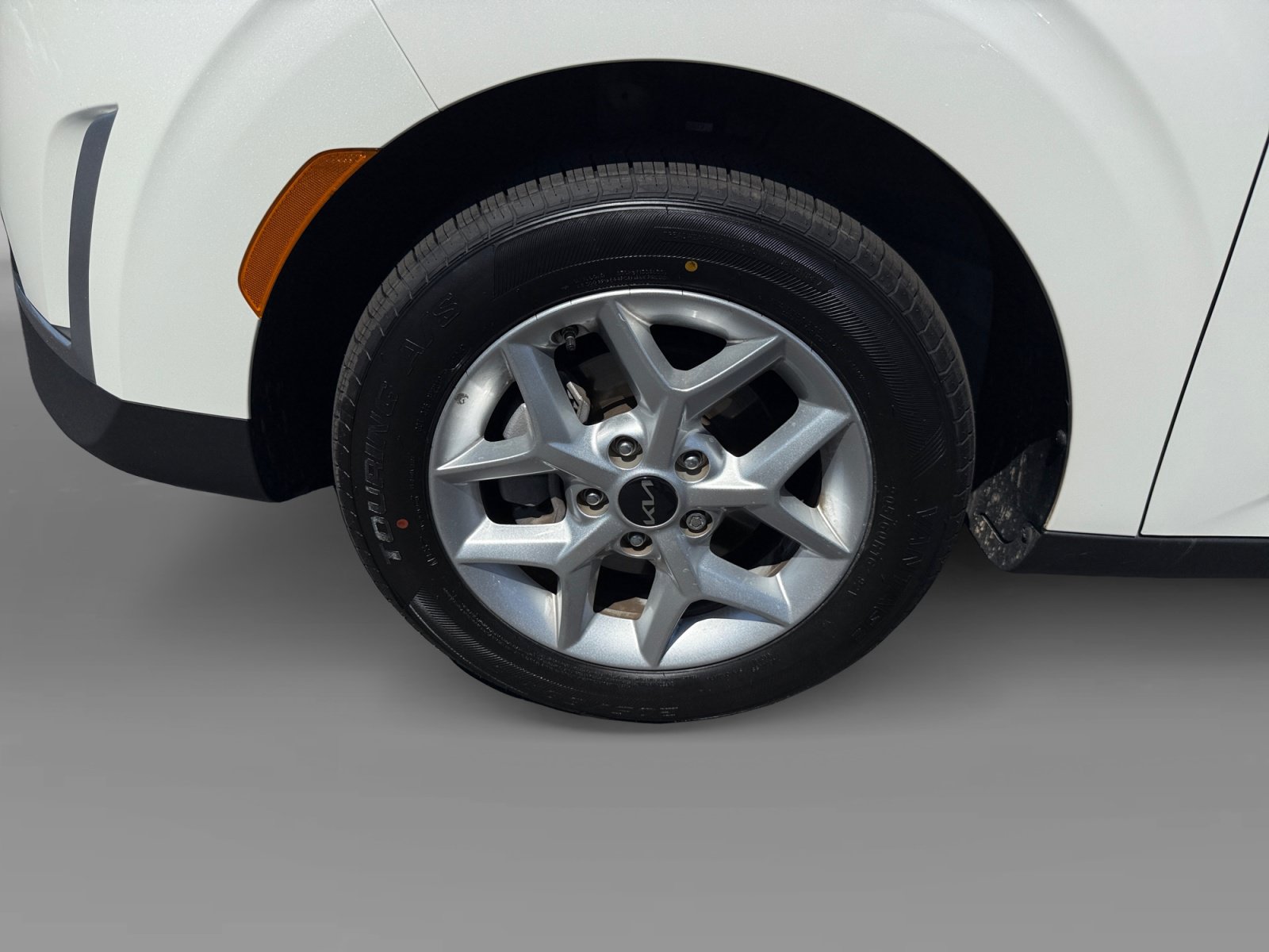 Used 2025 Kia Soul S FWD image 9