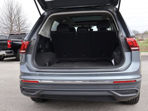 Used 2023 Volkswagen Tiguan SE AWD/4WD image 19