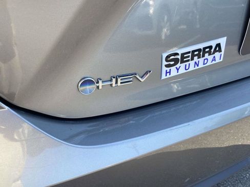 Used 2025 Toyota Camry SE FWD image 11