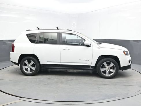 Used 2017 Jeep Compass High Altitude AWD/4WD image 9