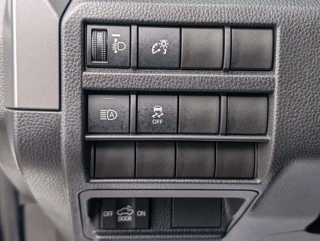 Certified 2025 Toyota Tacoma SR5 AWD/4WD image 13