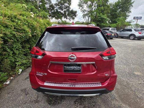 Used 2017 Nissan Rogue SL w/ SL Premium Package FWD image 3