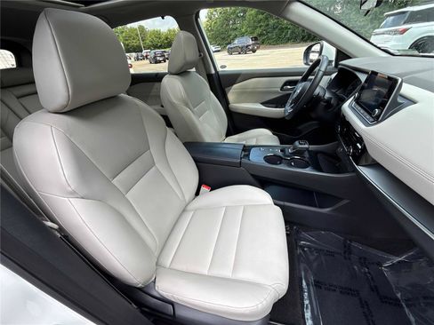 Used 2023 Nissan Rogue SV w/ SV Premium Package FWD image 27