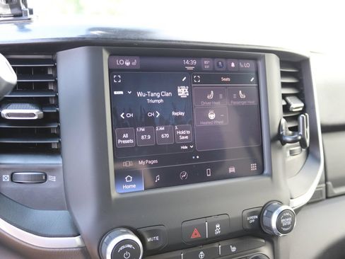 Used 2022 RAM 2500 Big Horn w/ Level C Equiment Group AWD/4WD image 33