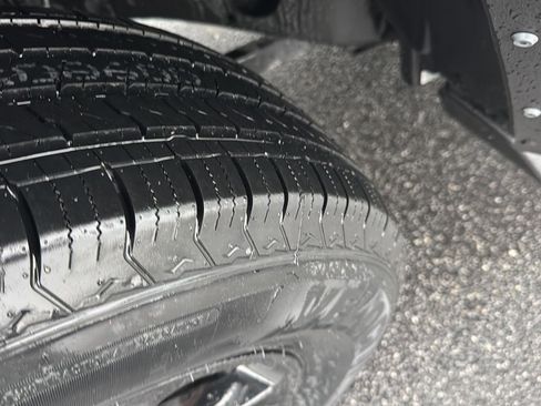 Used 2023 Jeep Wrangler Unlimited Sahara image 32