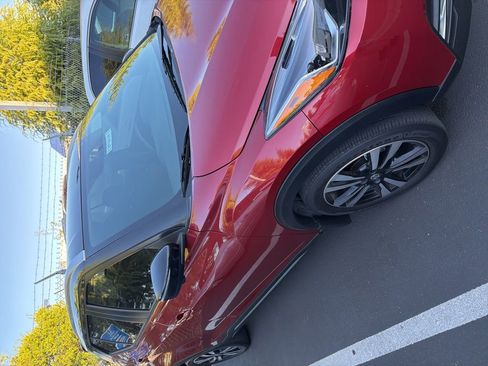 Used 2019 Nissan Kicks SR FWD image 3