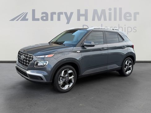Used 2024 Hyundai Venue SEL FWD image 1