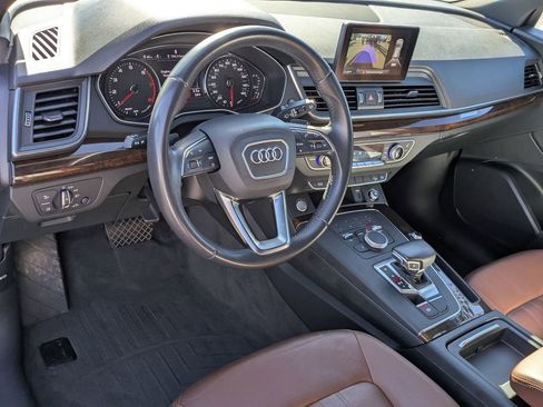 Used 2019 Audi Q5 2.0T Premium w/ Convenience Package image 4
