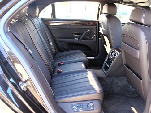 Used 2015 Bentley Flying Spur W12 image 21