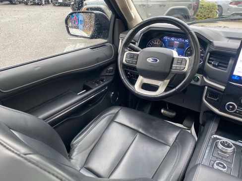 Used 2023 Ford Expedition XLT image 35
