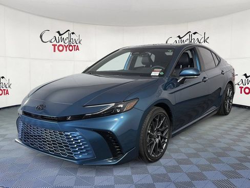 Used 2025 Toyota Camry XSE FWD image 4