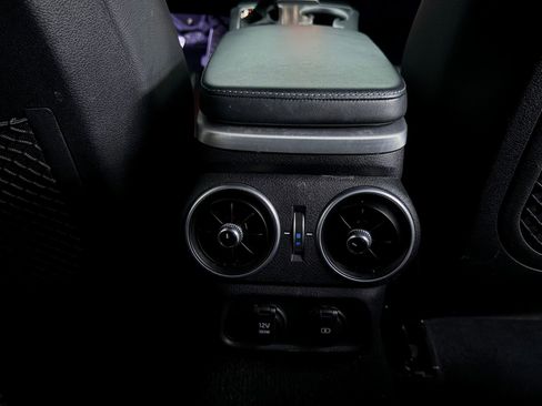 Used 2018 Kia Stinger GT image 22