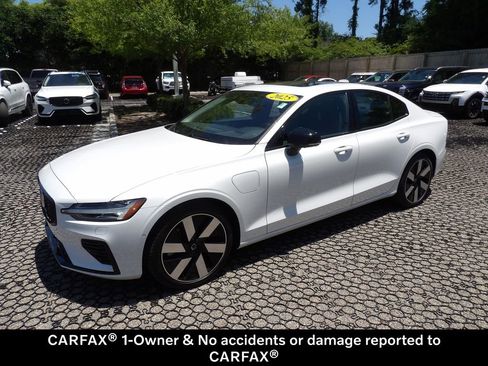 Certified 2025 Volvo S60 T8 Plus AWD/4WD image 4