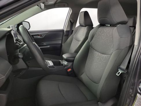 Used 2025 Toyota RAV4 XLE image 14