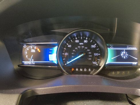 Used 2017 Ford Explorer XLT w/ Equipment Group 202A AWD/4WD image 23