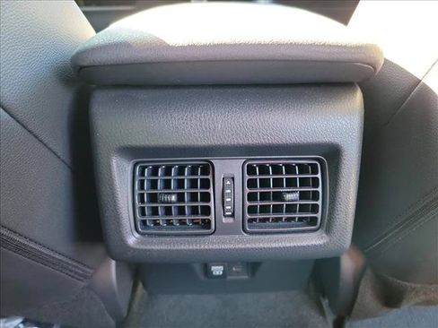 Used 2025 Toyota Camry SE w/ Convenience Package FWD image 13