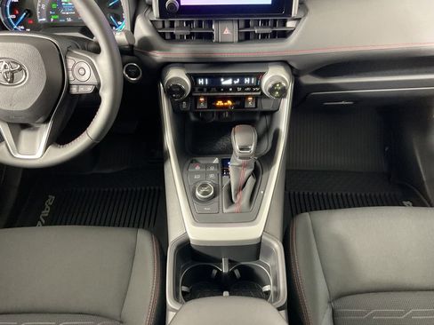 New 2025 Toyota RAV4 SE image 12