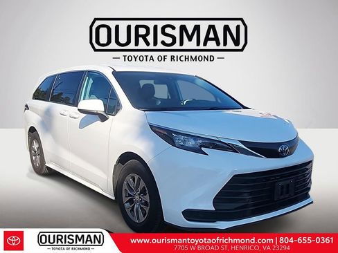 Certified 2024 Toyota Sienna LE FWD image 1