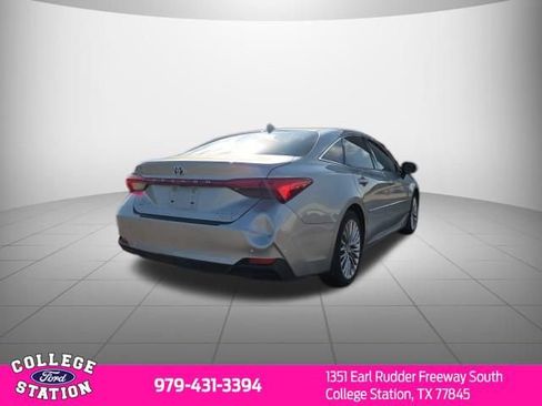 Used 2020 Toyota Avalon Limited w/ Advanced Safety Package FWD image 6