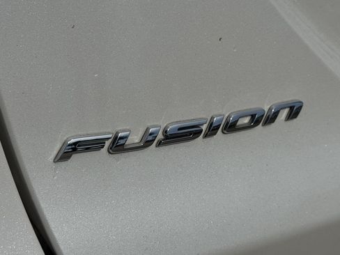 Used 2016 Ford Fusion SE w/ Equipment Group 202A FWD image 10