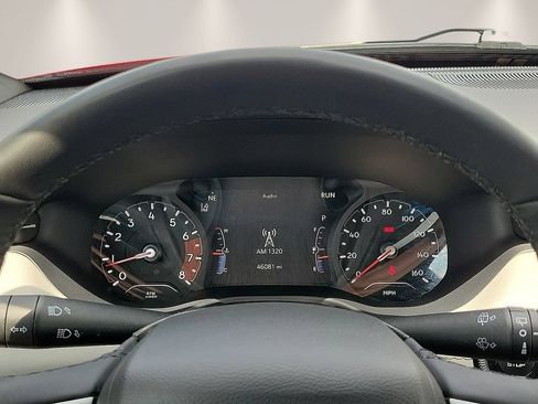 Used 2025 Jeep Compass Limited AWD/4WD image 17