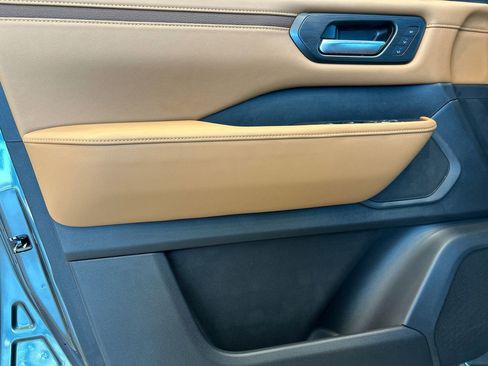 New 2026 Nissan Armada SL w/ Captain's Chari Seat Package image 9