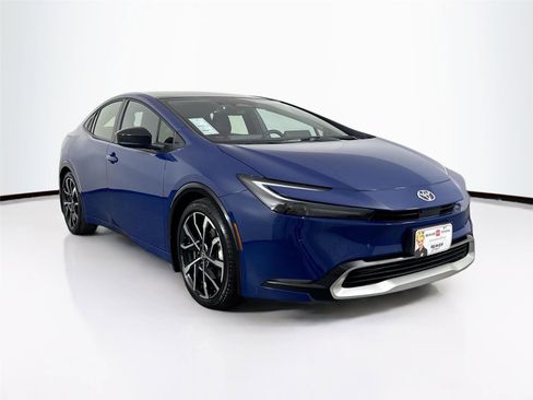 Used 2025 Toyota Prius Plug-In Hybrid image 10